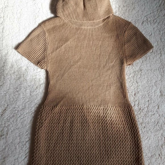 Gorgeous fall sweater dress. - Picture 4 of 11